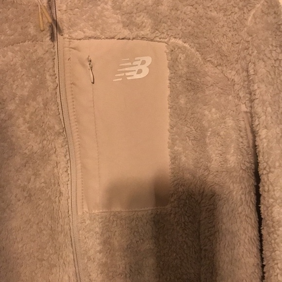 New Balance size Small Fuzzy Jacket​​ - Picture 3 of 10